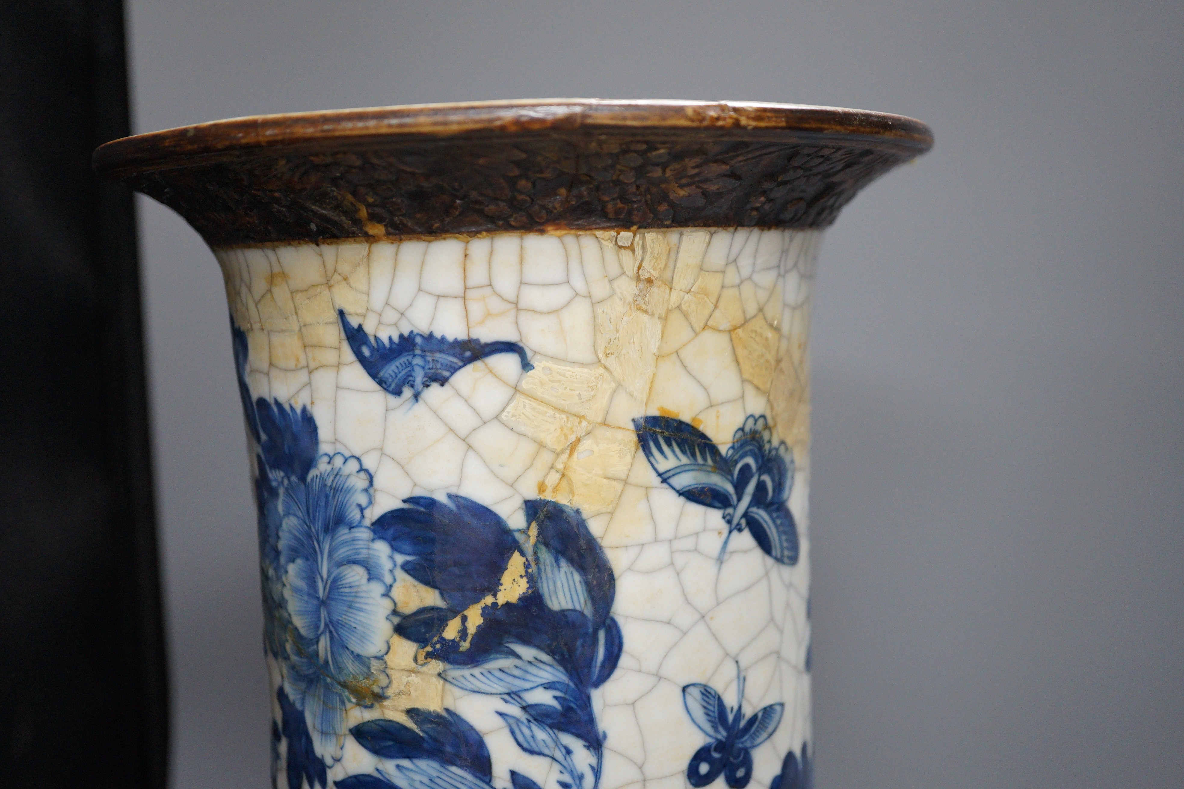 A large Chinese blue and white crackle glaze vase, a sang de boeuf vase and a monochrome jar, tallest 40cm